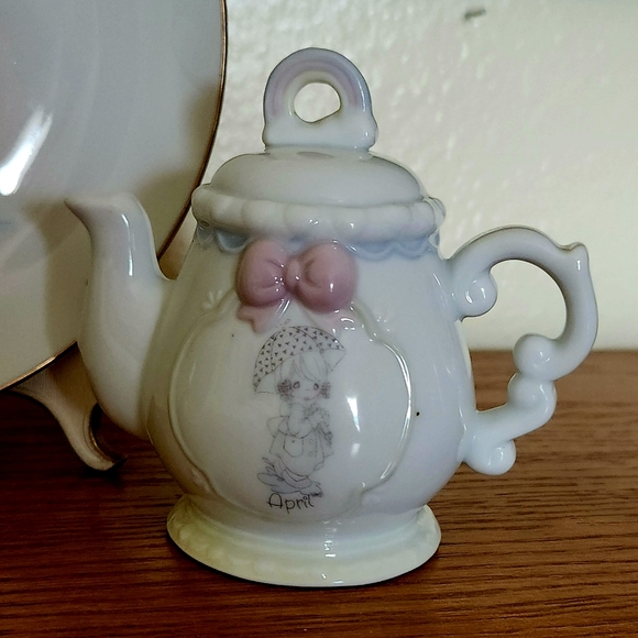 APRIL Precious Moments Birthday Month Vase Teapot Vase Set of 3 - Picture 5 of 8